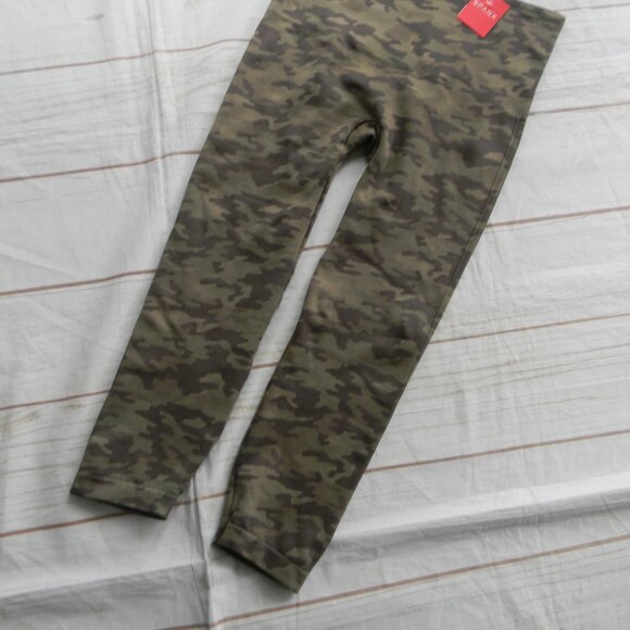 NWT SPANX DESERT CAMO CROPPED LAMN LEGGING PULL-ON SZ 1X - Picture 2 of 5